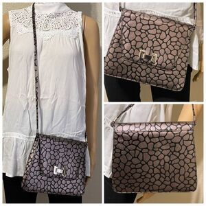 J. Renee Reptile Print Crossbody Purse Bronze and Black Extra Strap Included